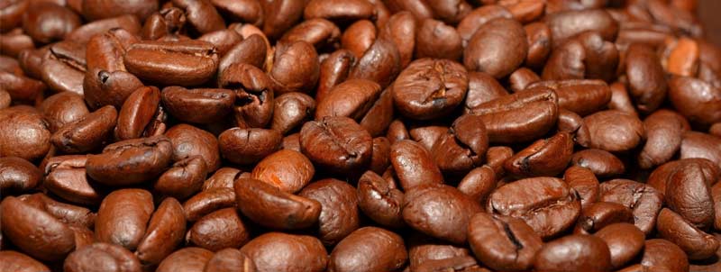 Grand de café : le café contient plus de caféine lorsqu'il est infusé plus longtemps, ce qui accentue les effets de la caféine